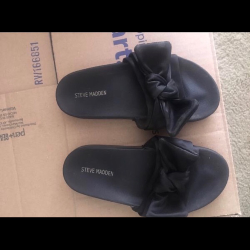 COPY - Kids Steve Madden slides girls